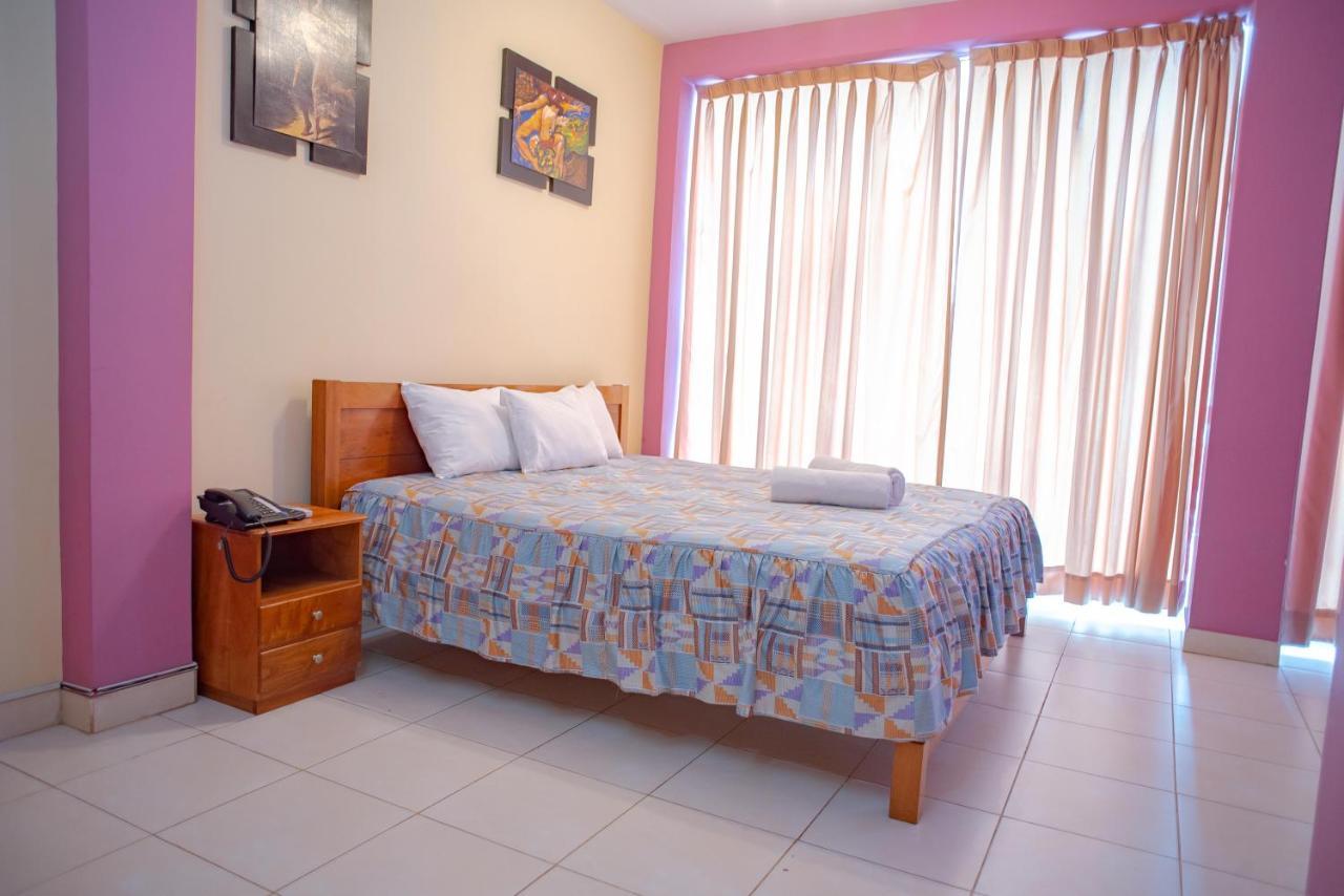 Hotel Jhor Bush Пукалпа Екстериор снимка